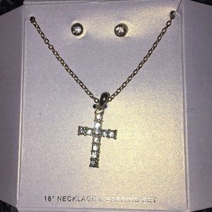 Earring and necklace set